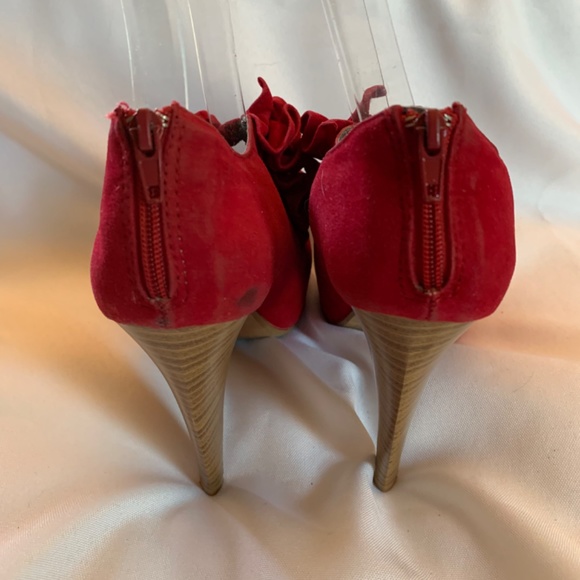 🎉Host Pick🎉Charlotte Russe Red Suede Feel Heels Open Toe and Gorgeous Ruffles! - Picture 5 of 10